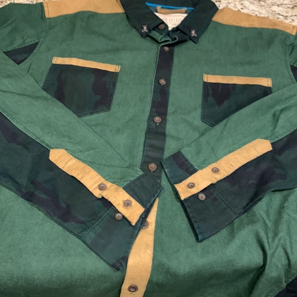 Men’s Entree LS Lifestyle Long Sleeve Button Down Shirt - Picture 15 of 17